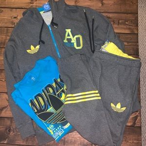 Men’s adidas sweatsuit.